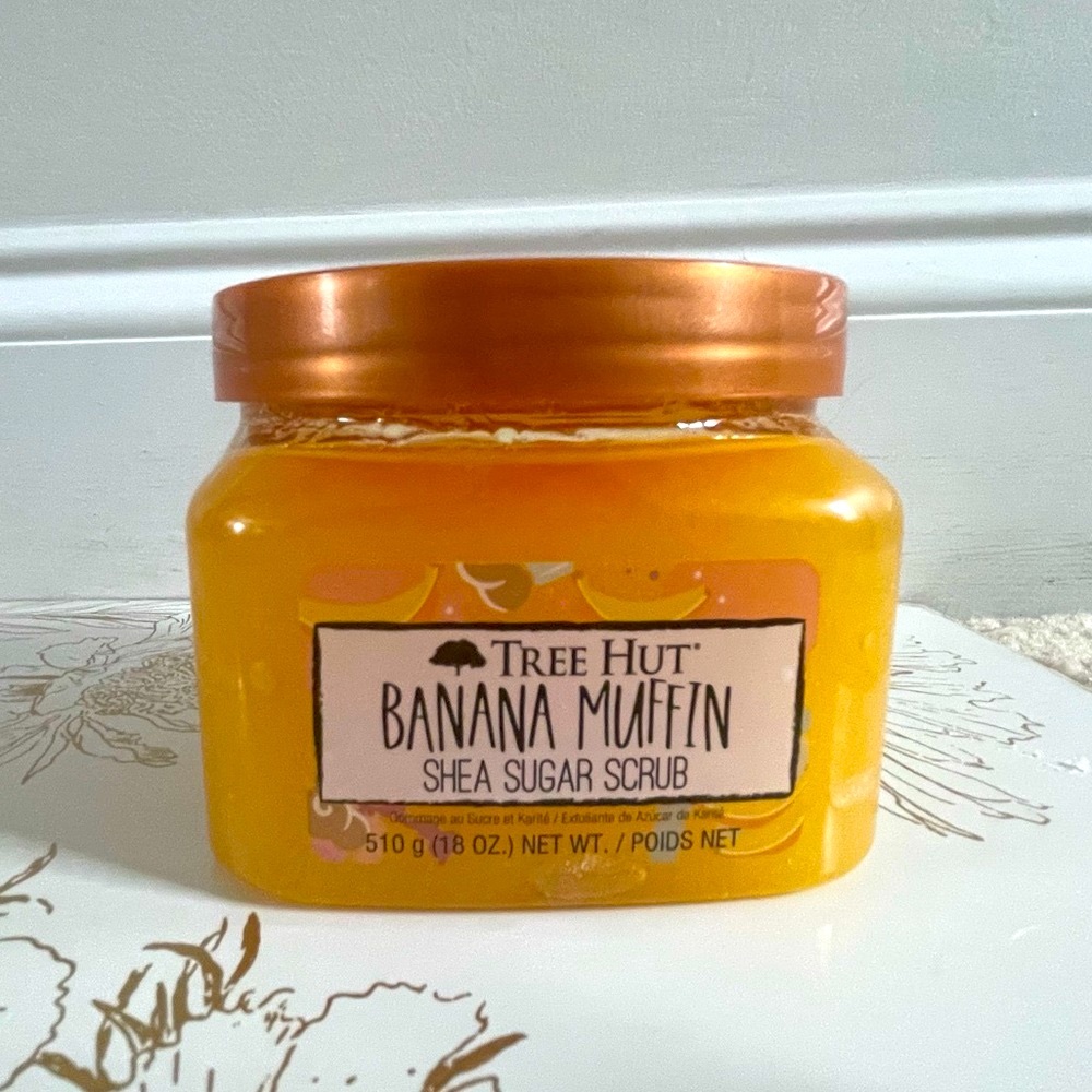 tree hut RARE DISCONTINUED banana muffin sugar scrub🎀